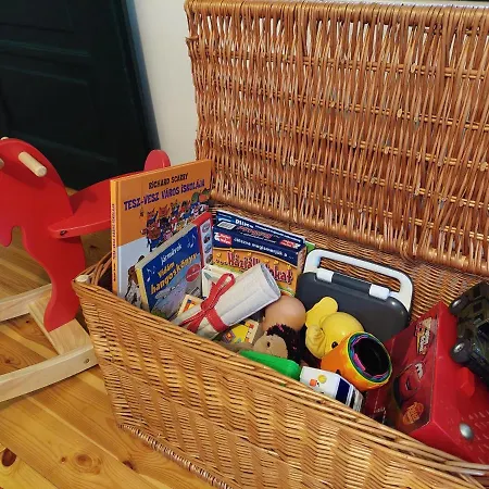 דירה 100 Eves Vendeghaz - Háromhuta