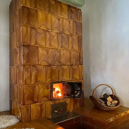 100 Eves Vendeghaz - *